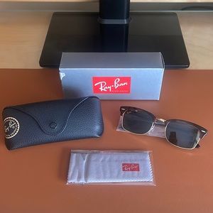 Ray-Ban Clubmaster Square